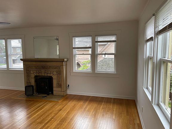 4th image of 2239 Boylston Ave E #1/2