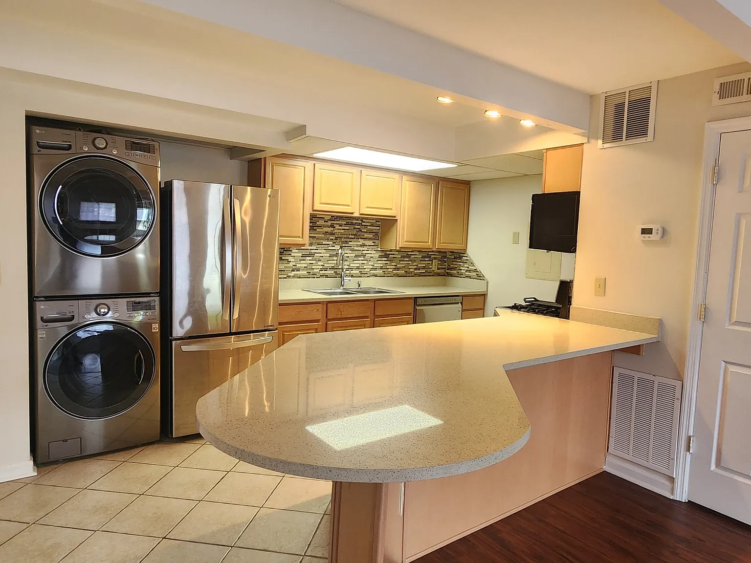 Rivergate Condos - 1410 Missouri Ave — Photo 2