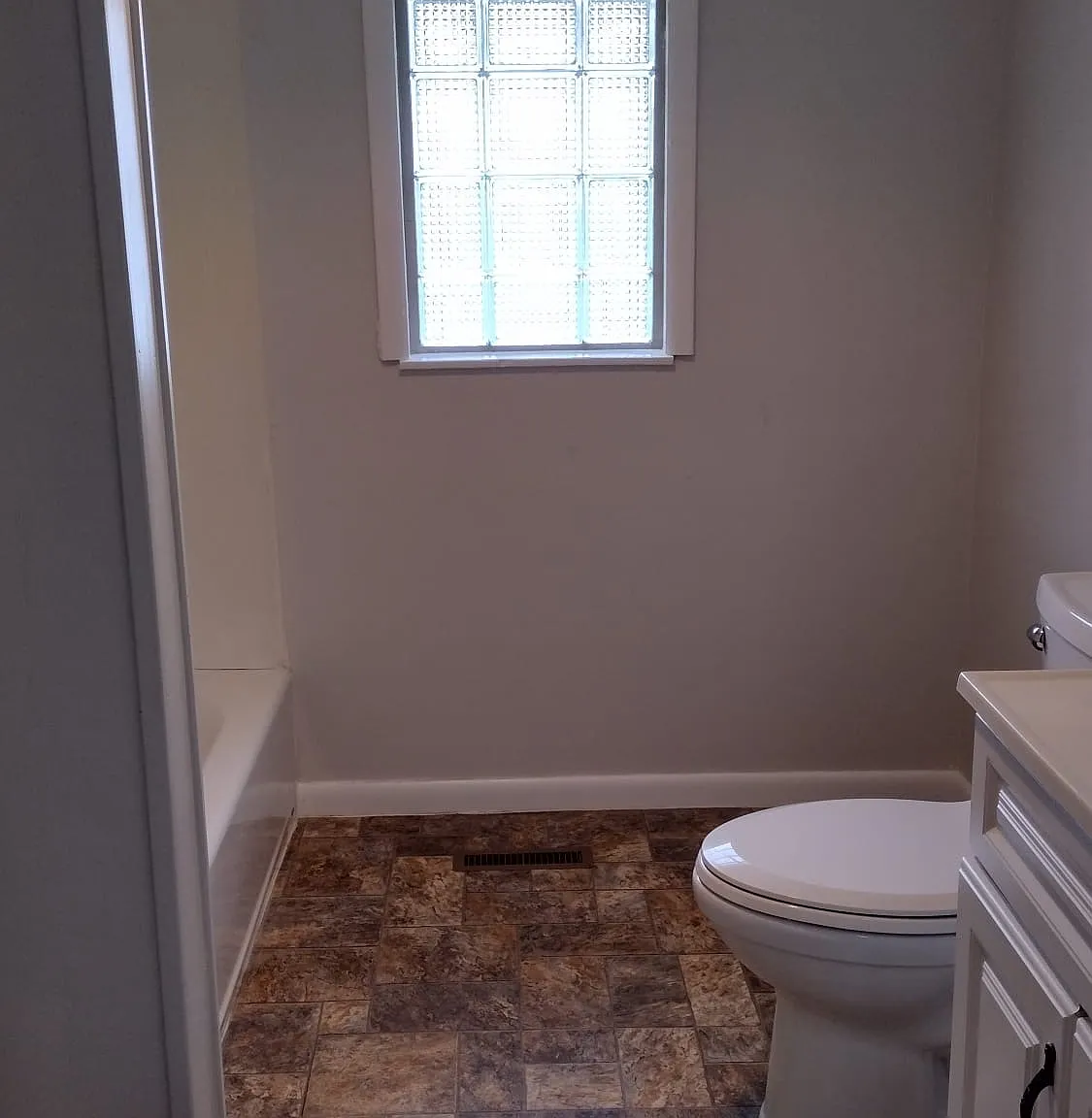 4 bed, 1770 sqft, $2,200 — Photo 3