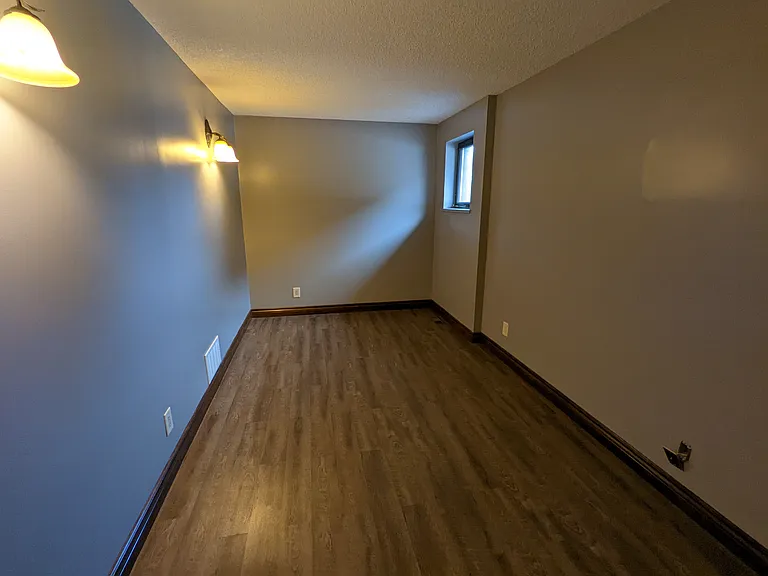21 Wintemute St #4 — Photo 7