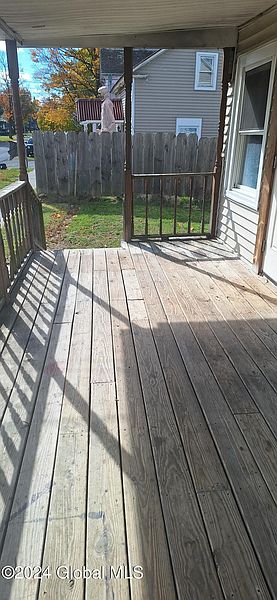 3rd image of 35 Catherine Street