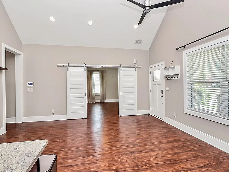 2508 Booker Ave — Photo 10