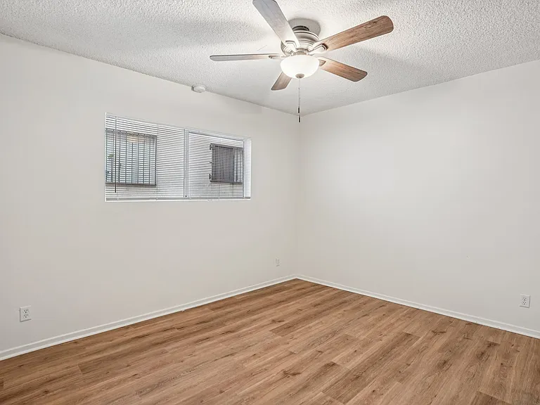 916 S. Carondelet St. — Photo 12