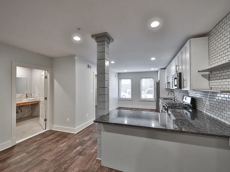 1322 N Franklin St #1 — Photo 33