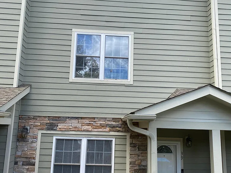 39 Aberdeen Dr — Photo 1