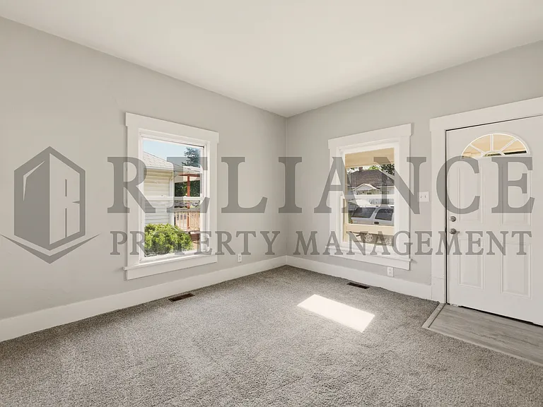 619 Houser Dr — Photo 9