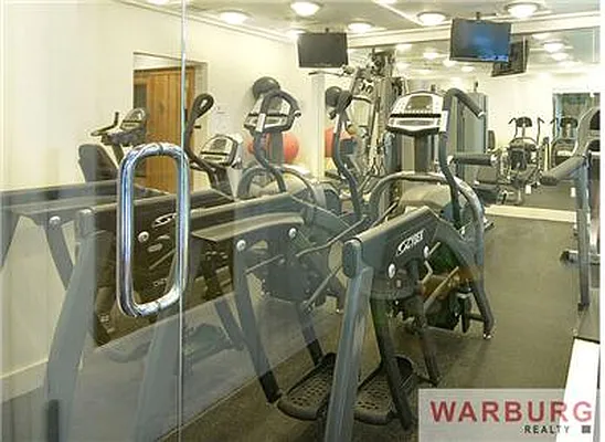 Sold by Warburg | media 9