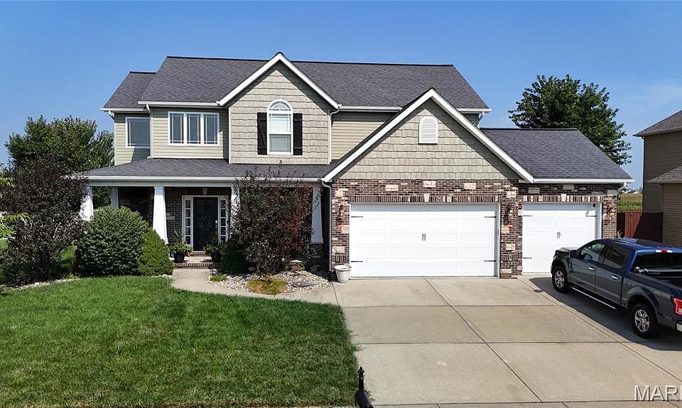 1st image of 208 Oakshire Dr E