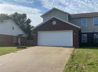 90-92 W Rainsong Dr, Farmington, AR 72730