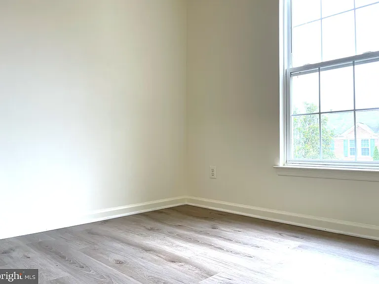 2540 Banshire Dr — Photo 38