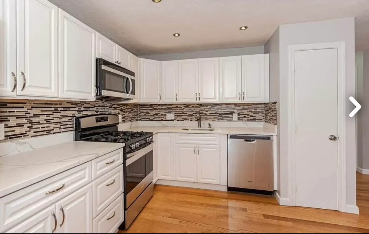 2 bed, 761 sqft, $2,300 — Photo 3