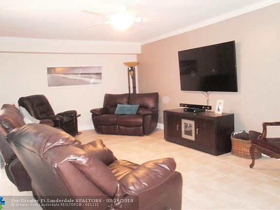 5th image of 2811 Waterford Dr N #2811