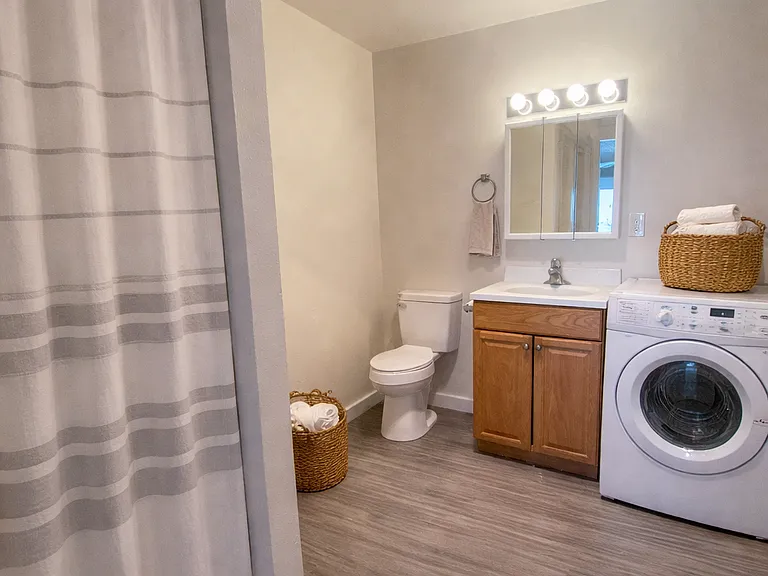 910 S 42nd Ave #D01 — Photo 12