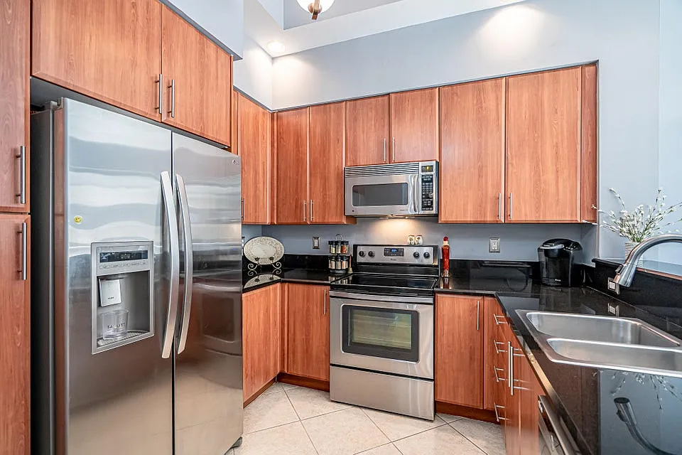 1 bed, 1.5 bath, 929 sqft, $3,000 — Photo 2