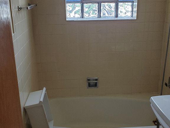 5th image of 3161 Paris Ave APT 104