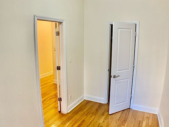 5th image of 717 De Kalb Ave #1D