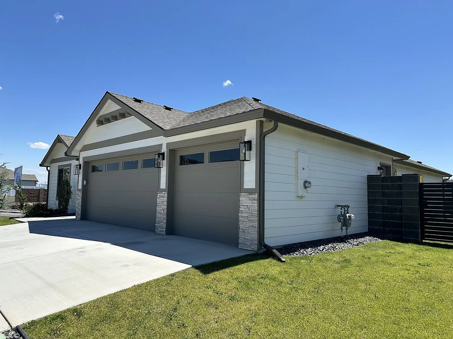 Stunning 4-Bedroom Home with Breathtaking Pasture Views for Lease 1,990 sq ft — Photo 3