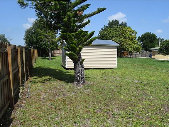 3rd image of 1426 Caywood Cir S