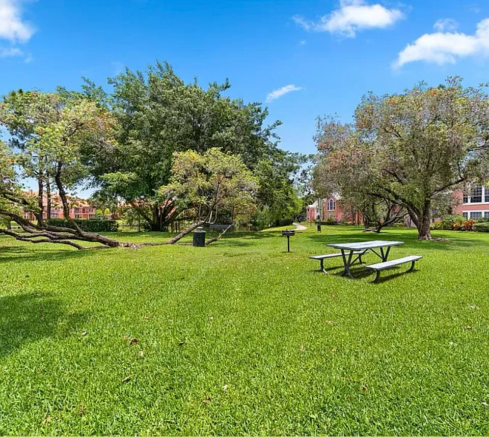 1 bed, 560 sqft, $1,950 — Photo 4