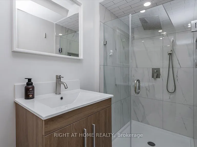 405 Limerick St — Photo 17