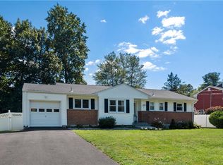 9 W Normandy Dr, West Hartford, CT 06107