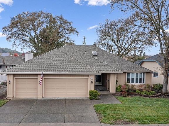 3rd image of 326 Singing Brook Circle