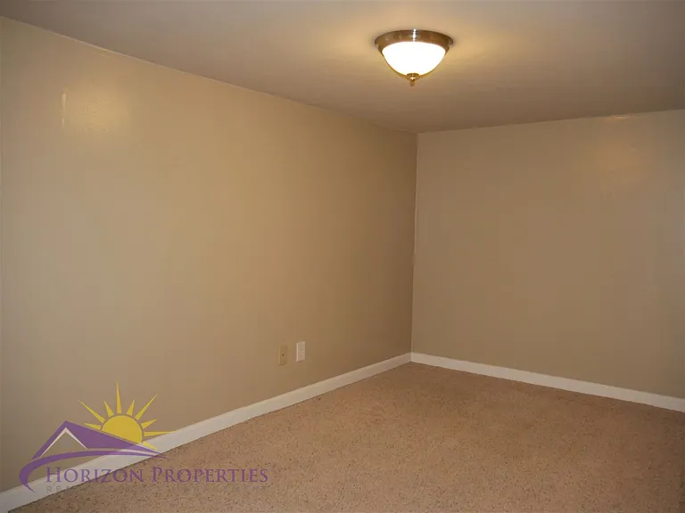4908 Gastman Way — Photo 28