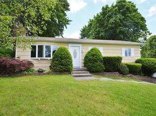 6 Neptune Ln, Middletown, NY 10940