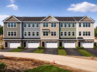 29 Kings Rd #103, Washington, PA 15301