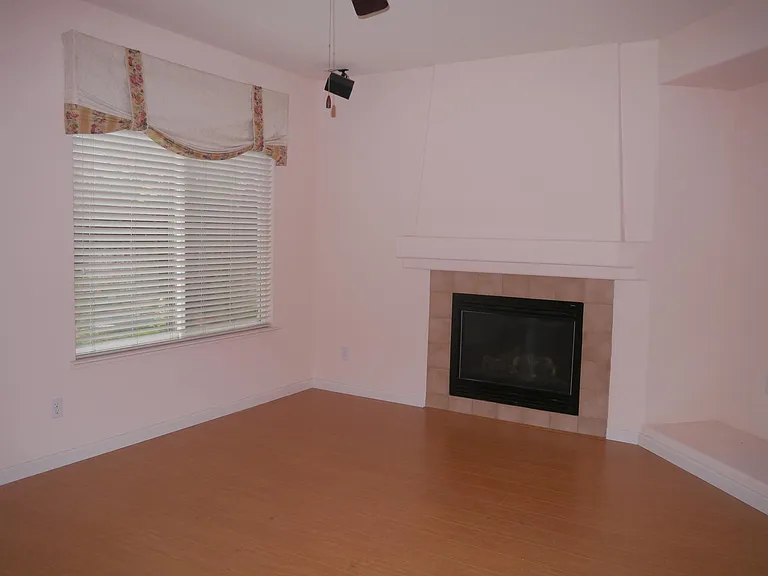 2442 Colby Ct — Photo 18