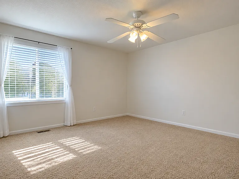 187 McAfee Cir — Photo 7