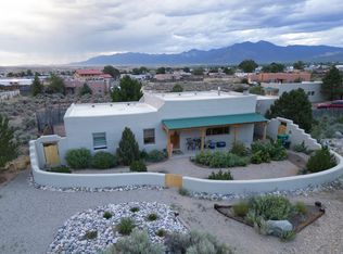10 Calle Del Sol, Ranchos De Taos, NM 87557