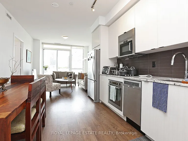 101 Erskine Ave #510 — Photo 5