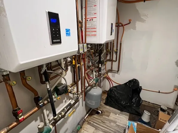 63-24 Saunders Street image 19 of 24