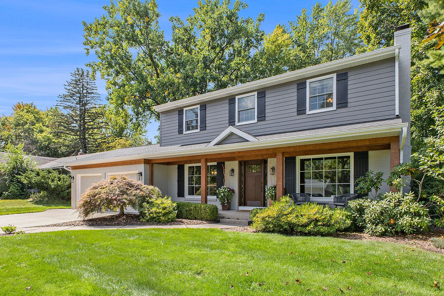 1111 Idema Dr SE photo 1