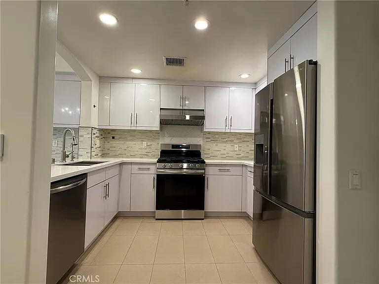 1598 Long Beach Blvd #212 — Photo 3