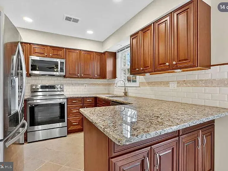 7427 Salford Ct — Photo 14