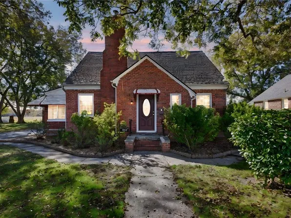 237 Cary St, Smithfield, VA 23430