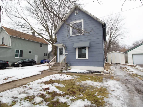 303 5th St NW, Austin, MN 55912