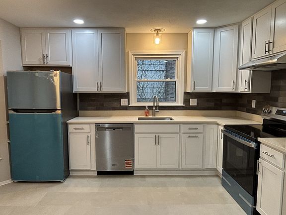 5th image of 404 Ritchie Pkwy