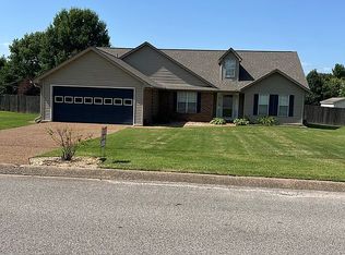 27 Augusta Dr, Humboldt, TN 38343