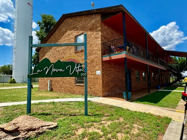 505 NW Oak La Nova Vita #B1, Cache, OK 73527