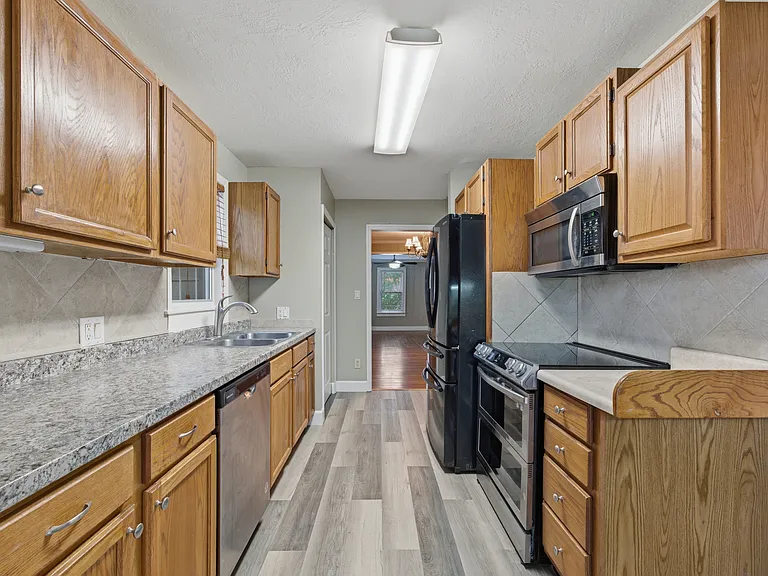 399 Old Dixie Hwy SW — Photo 8