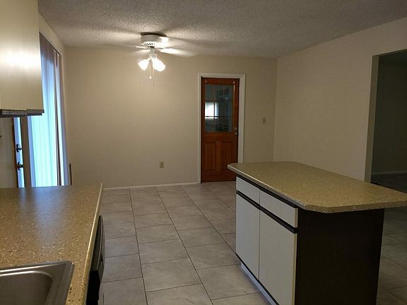3rd image of 3507 E Sunnyside Dr