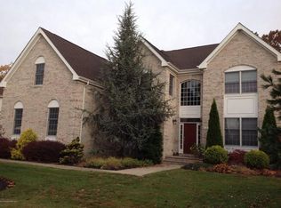 5 Salvatore Dr, Lakewood, NJ 08701