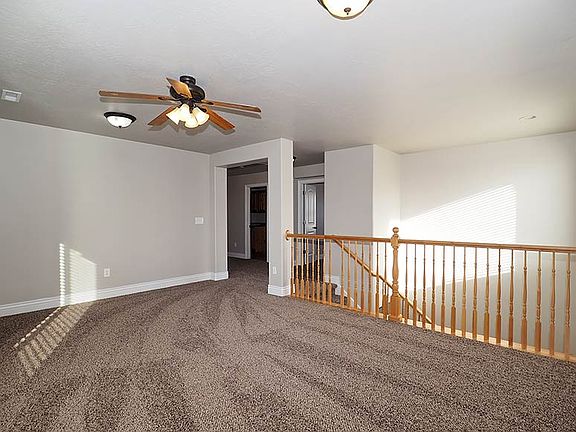3rd image of 534 W Crenshaw Way
