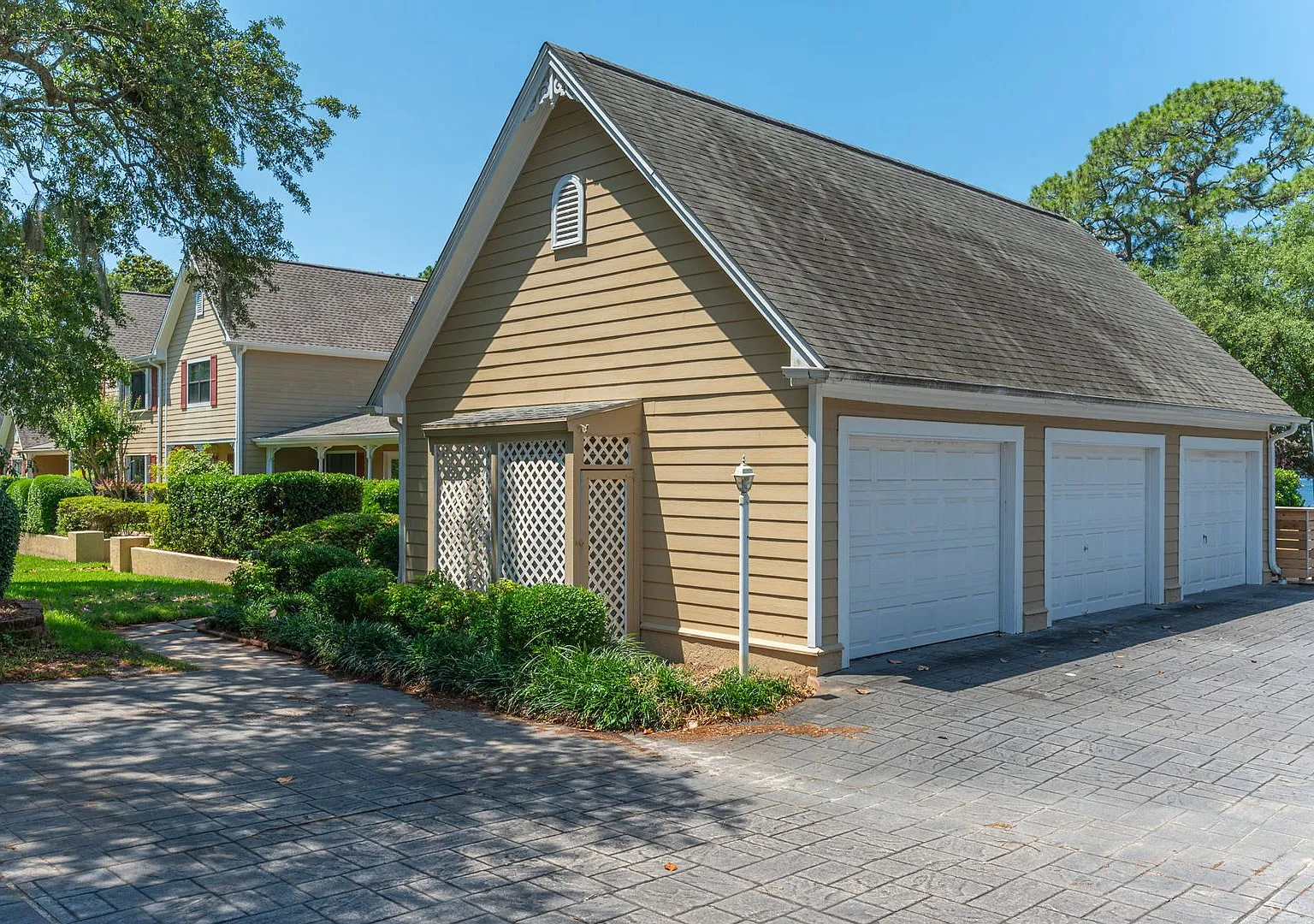 Waterfront Townhouse! — Photo 4