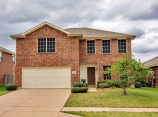4909 Meadow Trails Dr, Fort Worth, TX 76244