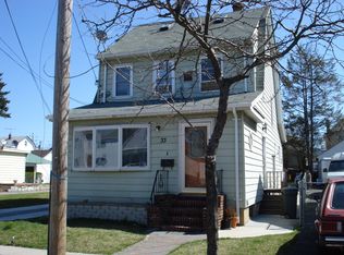 33 Sycamore Ave, Floral Park, NY 11001