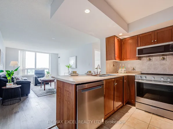 125 Omni Dr W #739, Toronto, ON M1P 5A9